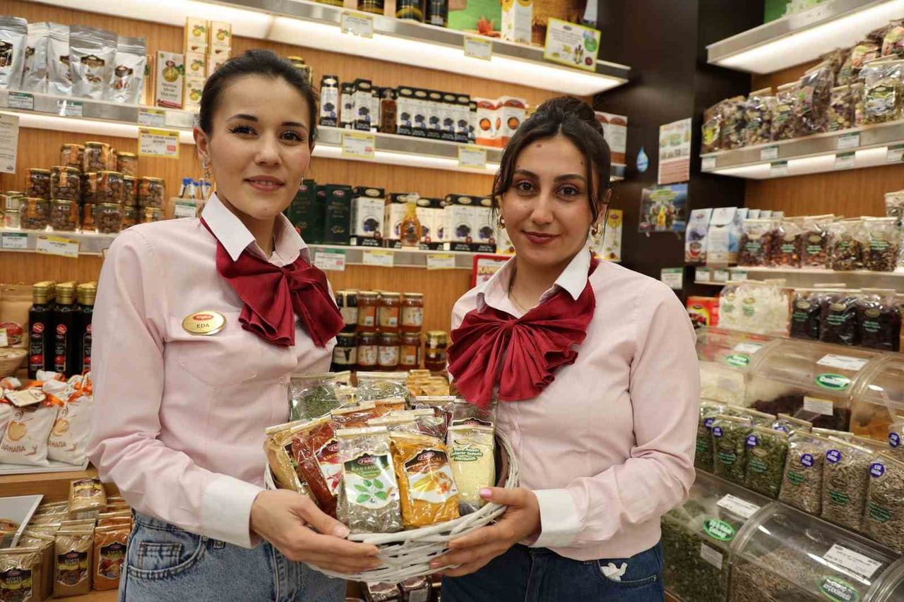 KURBAN BAYRAMI TATİLİNİ AĞIZ TADIYLA GEÇİRMEK İSTEYENLER İÇİN TUĞBA KURUYEMİŞ TARAFINDAN ÜLKE...
