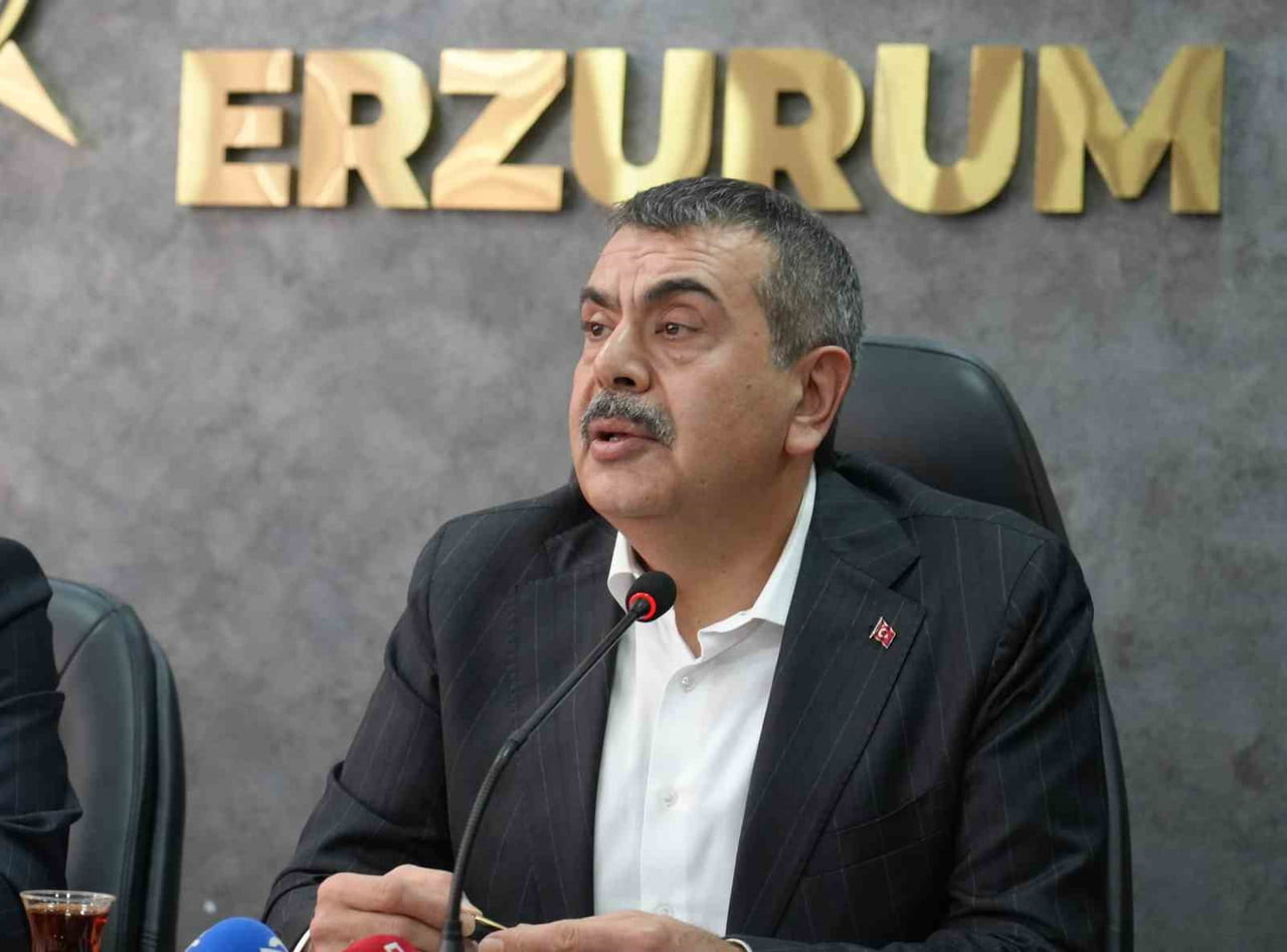 KURBAN BAYRAMI TATİLİNİ GEÇİRMEK ÜZERE MEMLEKETİ ERZURUM’A GELEN MİLLİ EĞİTİM BAKANI PROF. DR....
