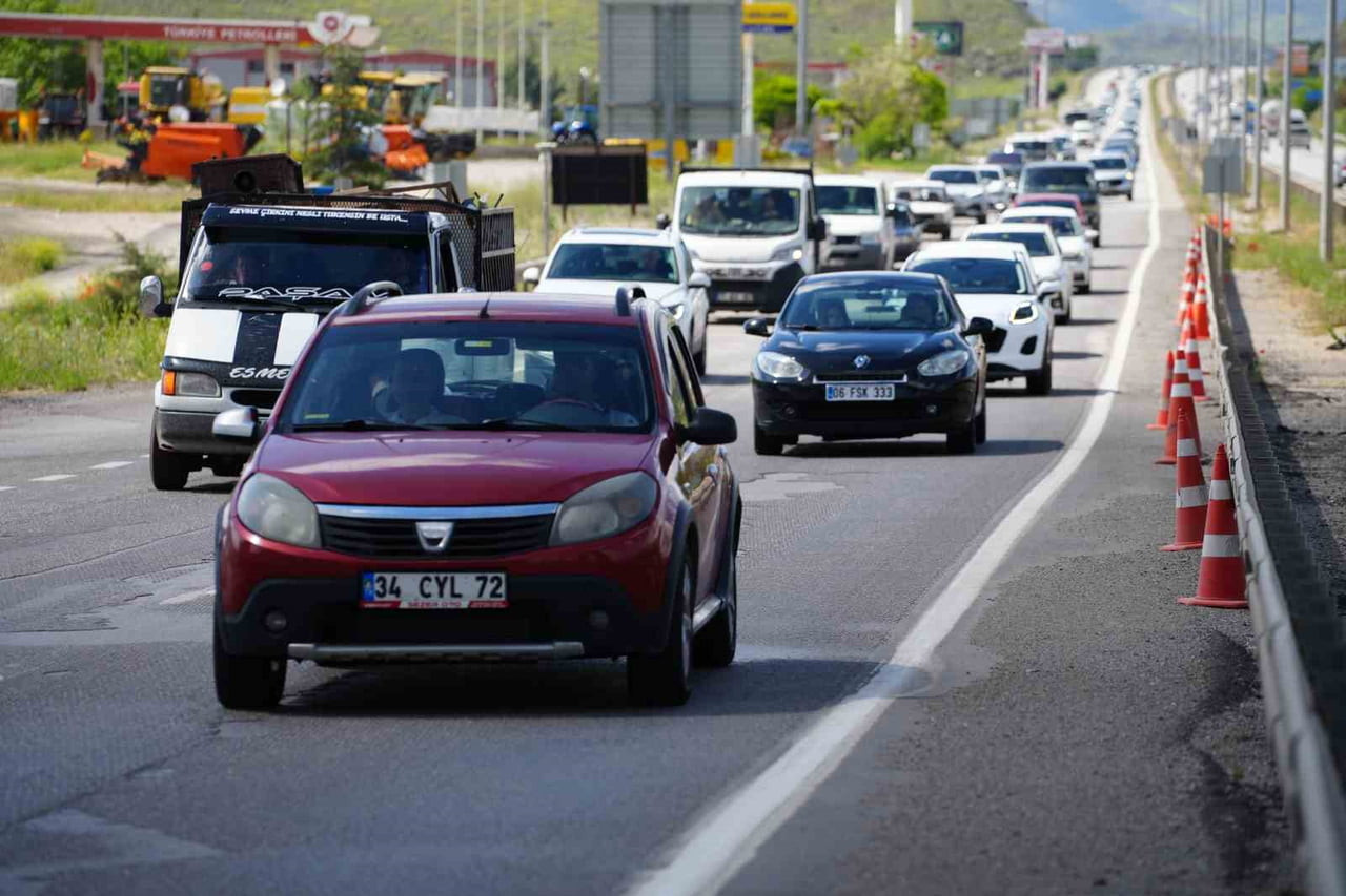 KURBAN BAYRAMI TATİLİNİN 3'ÜNCÜ GÜNÜNDE, 43 İLİN GEÇİŞ NOKTASINDA BULUNAN "KİLİT KAVŞAK"...