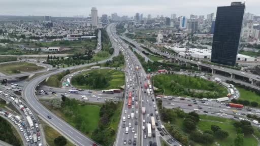 Kurban Bayramı tatilinin başlamasıyla trafik yoğunluğu oluştu