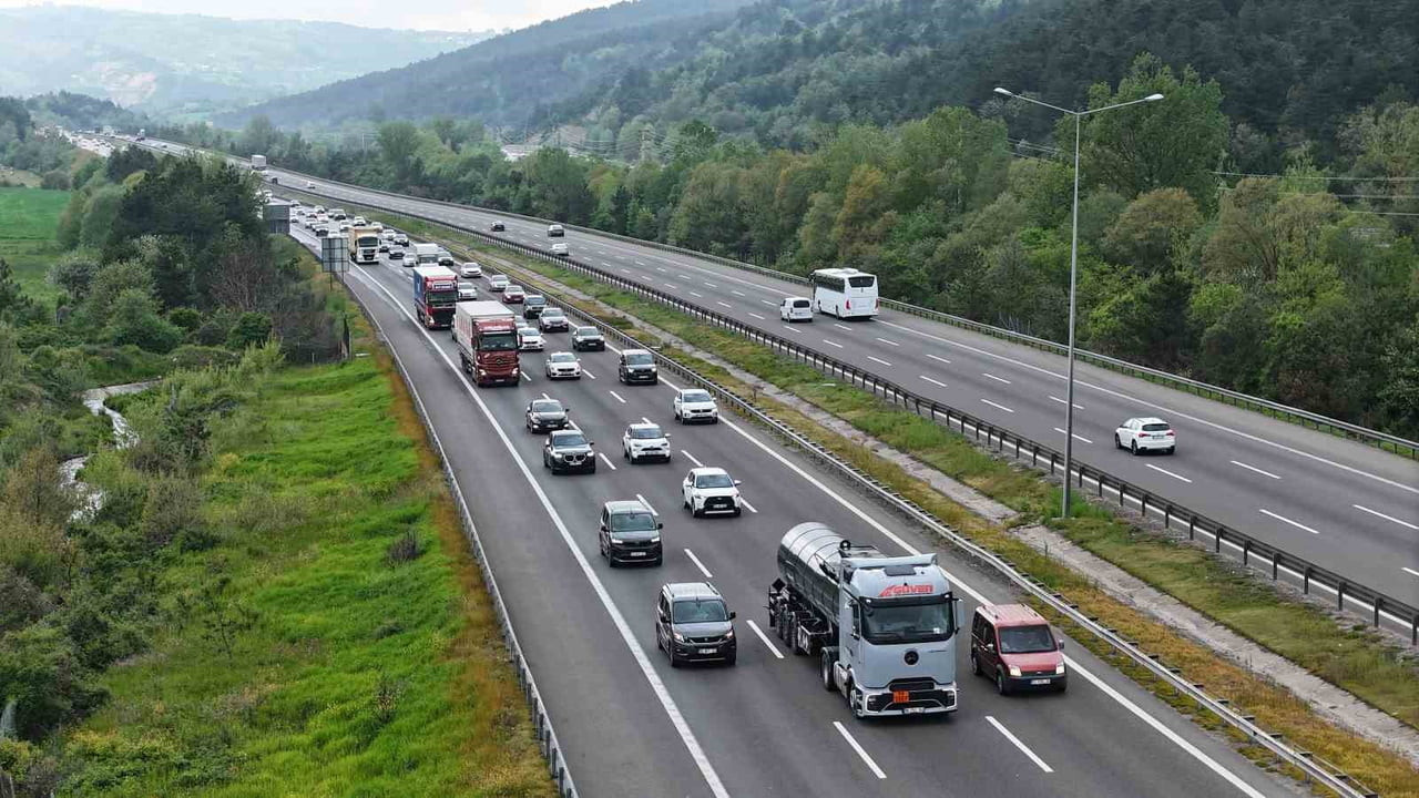 KURBAN BAYRAMI TATİLİNİN İLK GÜNÜNDE MEMLEKETLERİNE VEYA TATİL BELDELERİNE GİTMEK İSTEYEN...
