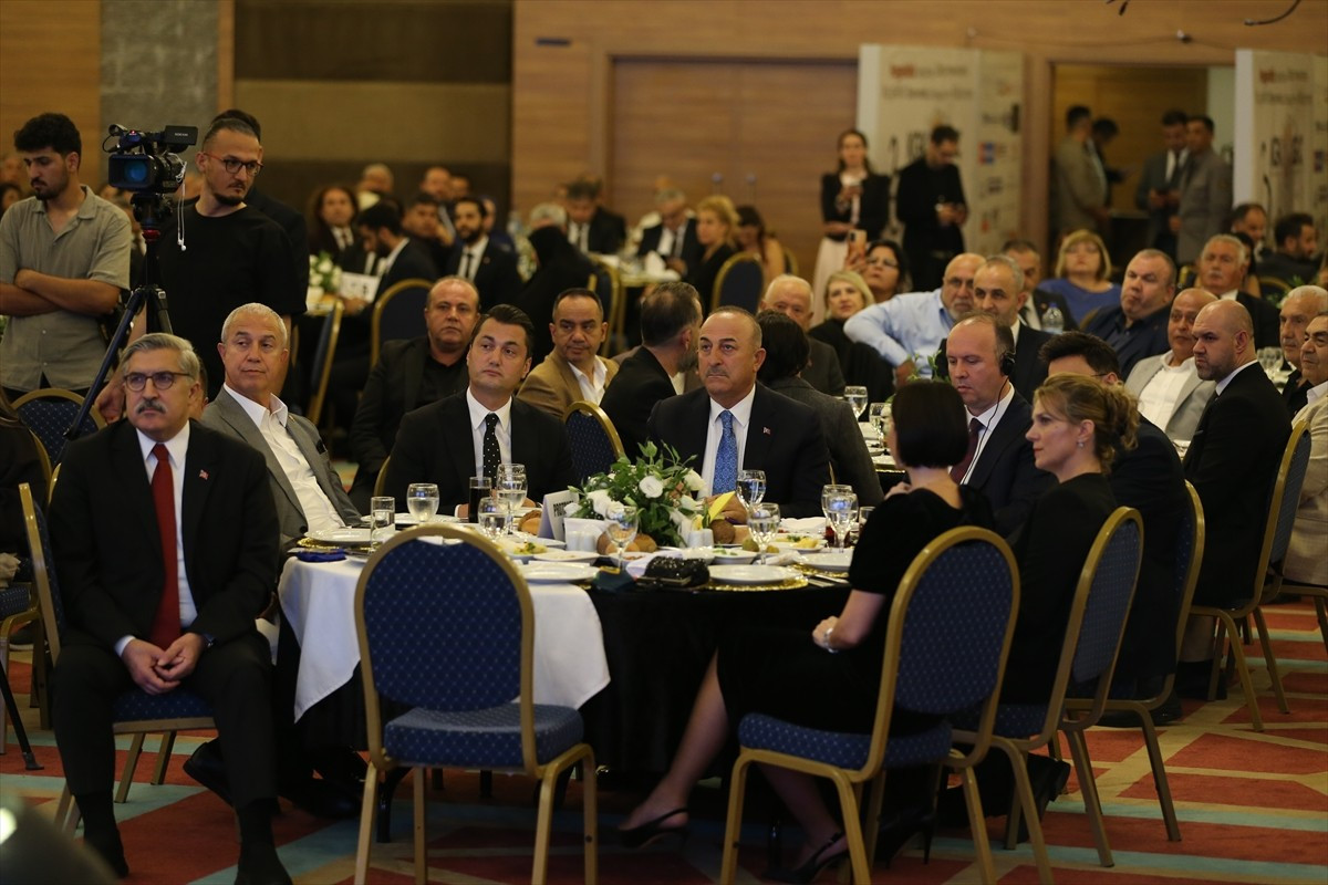 Küresel Gazeteciler Konseyince "5. Küresel Başarı Ödülleri" ile bu yıl ilk kez verilen "İsmail...