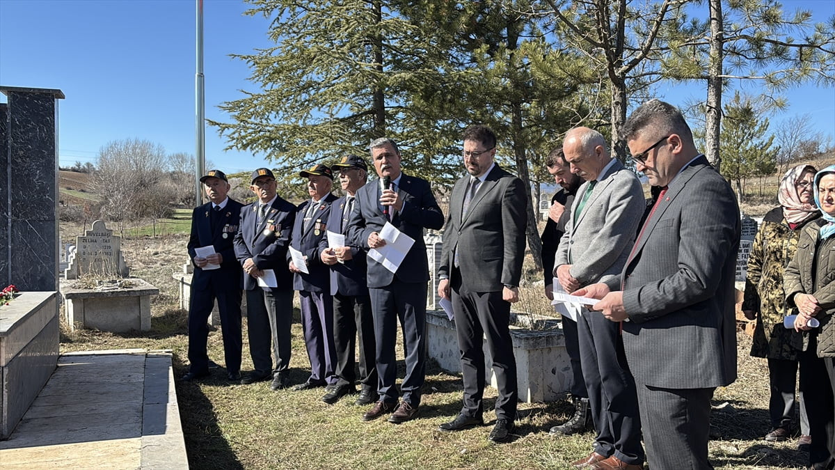 Kurtuluş Savaşı'nda erkek kılığına girerek cephede ve cephe gerisinde görev yapan, istiklal...