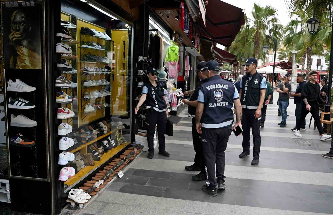 KUŞADASI BELEDİYESİ, TURİZM SEZONUNUN BAŞLAMASIYLA BİRLİKTE 'SIFIR İŞGALİYE' DENETİMLERİNİ...