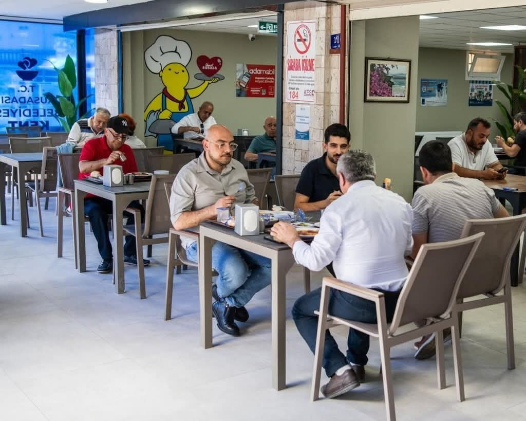 KUŞADASI BELEDİYESİ'NİN UYGUN FİYATLI VE KALİTELİ YEMEK HİZMETİ SUNMAK AMACIYLA HİZMETE AÇTIĞI...