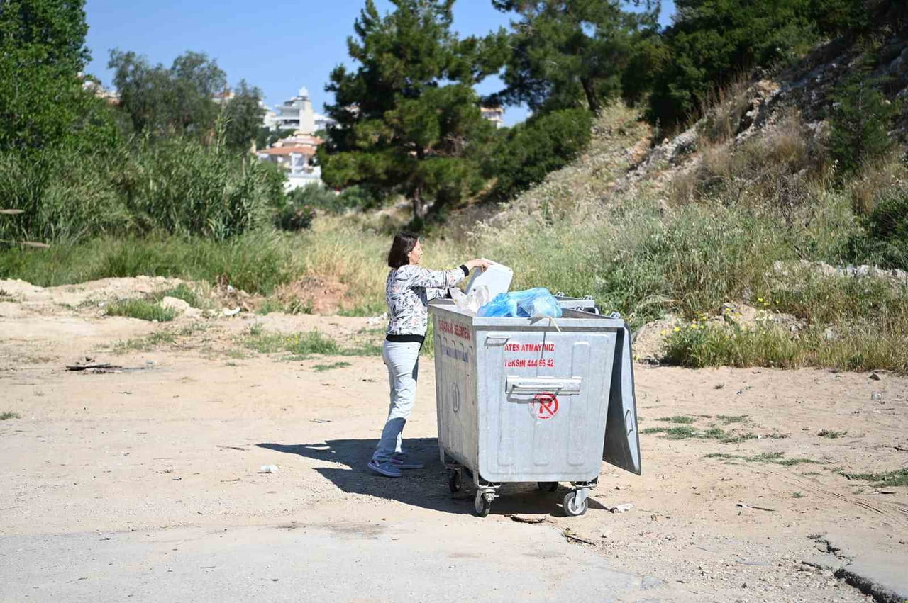 KUŞADASI BELEDİYESİ’NDEN ÇEVRE TEMİZLİĞİ ÇAĞRISI