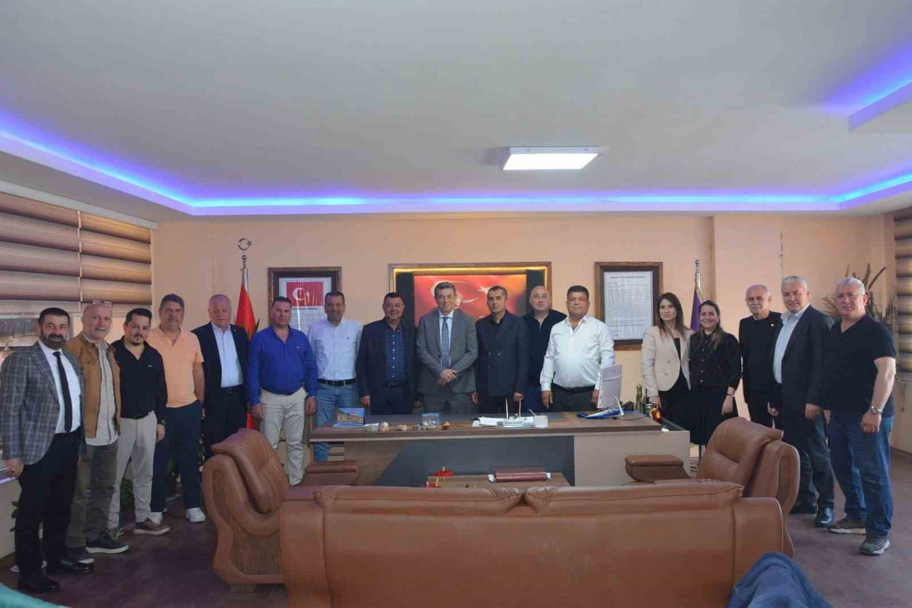 KUŞADASI'NDA ODA ZİYARETLERİNDE BULUNAN AYESOB BAŞKANI MUHAMMET ALİ KÜNKCÜ, ESNAF TEMSİLCİLERİYLE...