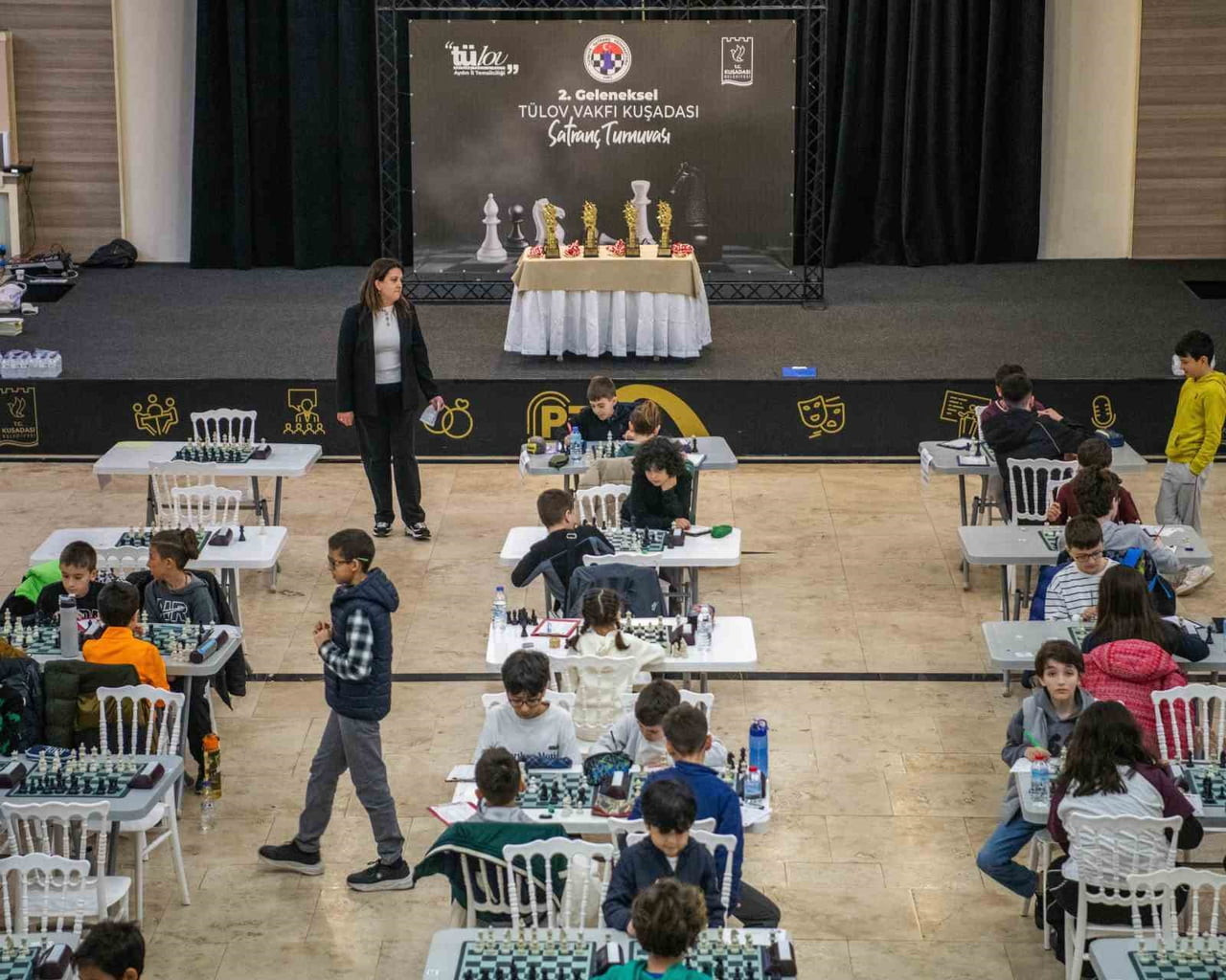 KUŞADASI'NDA, TÜRKİYE TANITIM ARAŞTIRMA DEMOKRASİ VE LAİKLİK OLUŞUM VAKFI (TÜLOV) AYDIN İL...