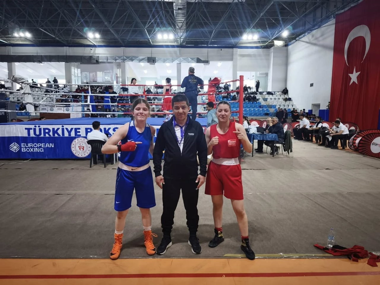 KÜTAHYA BELEDİYESPOR’DAN TÜRKİYE BOKS ŞAMPİYONASI’NDA ÇİFTE BAŞARI