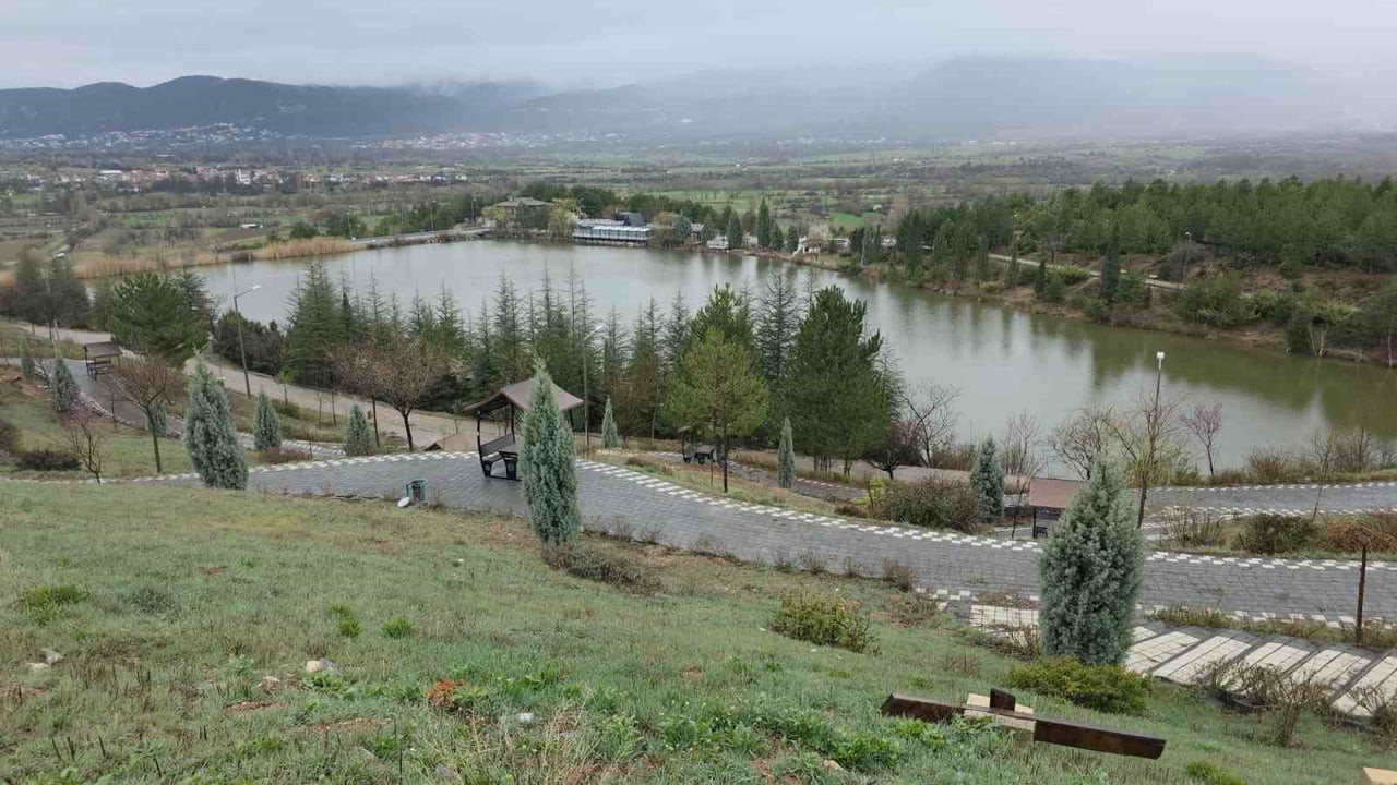 KÜTAHYA DUMLUPINAR ÜNİVERSİTESİ (DPÜ) EVLİYA ÇELEBİ YERLEŞKESİ İÇERİSİNDE YER ALAN SAKLIGÖL...