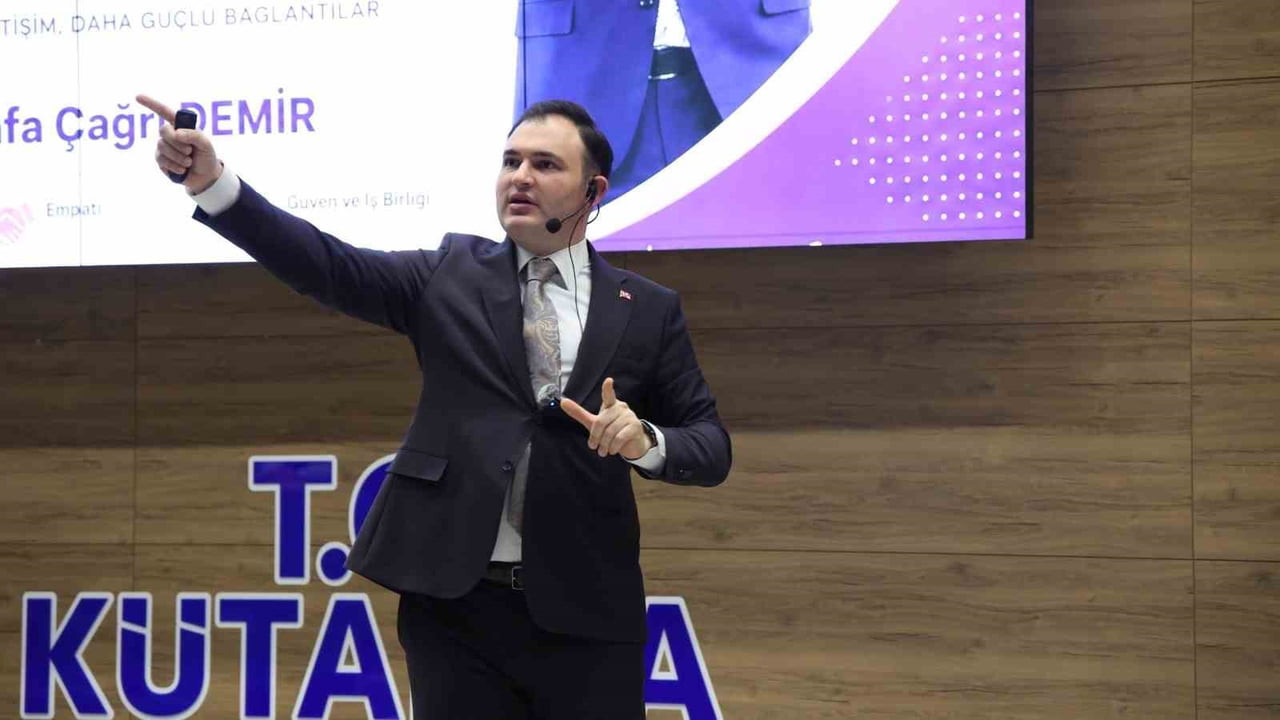 KÜTAHYA DUMLUPINAR ÜNİVERSİTESİ KURUMSAL İLETİŞİM KOORDİNATÖRÜ VE İLETİŞİM BİLİMCİ ÖĞRETİM...