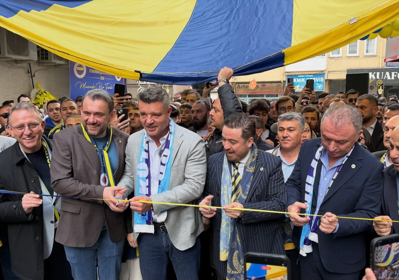 KÜTAHYA FENERBAHÇELİLER DERNEĞİ SADETTİN SARAN'IN KATILIMIYLA AÇILDI