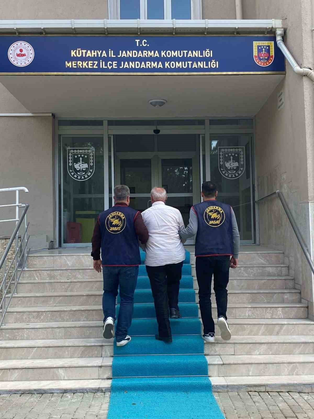 KÜTAHYA İL JANDARMA KOMUTANLIĞINA BAĞLI JASAT (JANDARMA SUÇ ARAŞTIRMA TİMLERİ) EKİPLERİ İLE İLÇE...