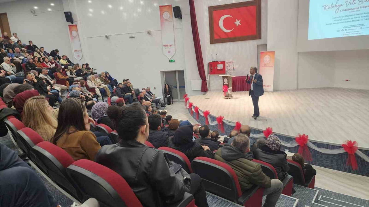 KÜTAHYA İL MİLLÎ EĞİTİM MÜDÜRLÜĞÜ TARAFINDAN DÜZENLENEN "KÜTAHYA VELİ BULUŞMALARI" SERİSİNİN...