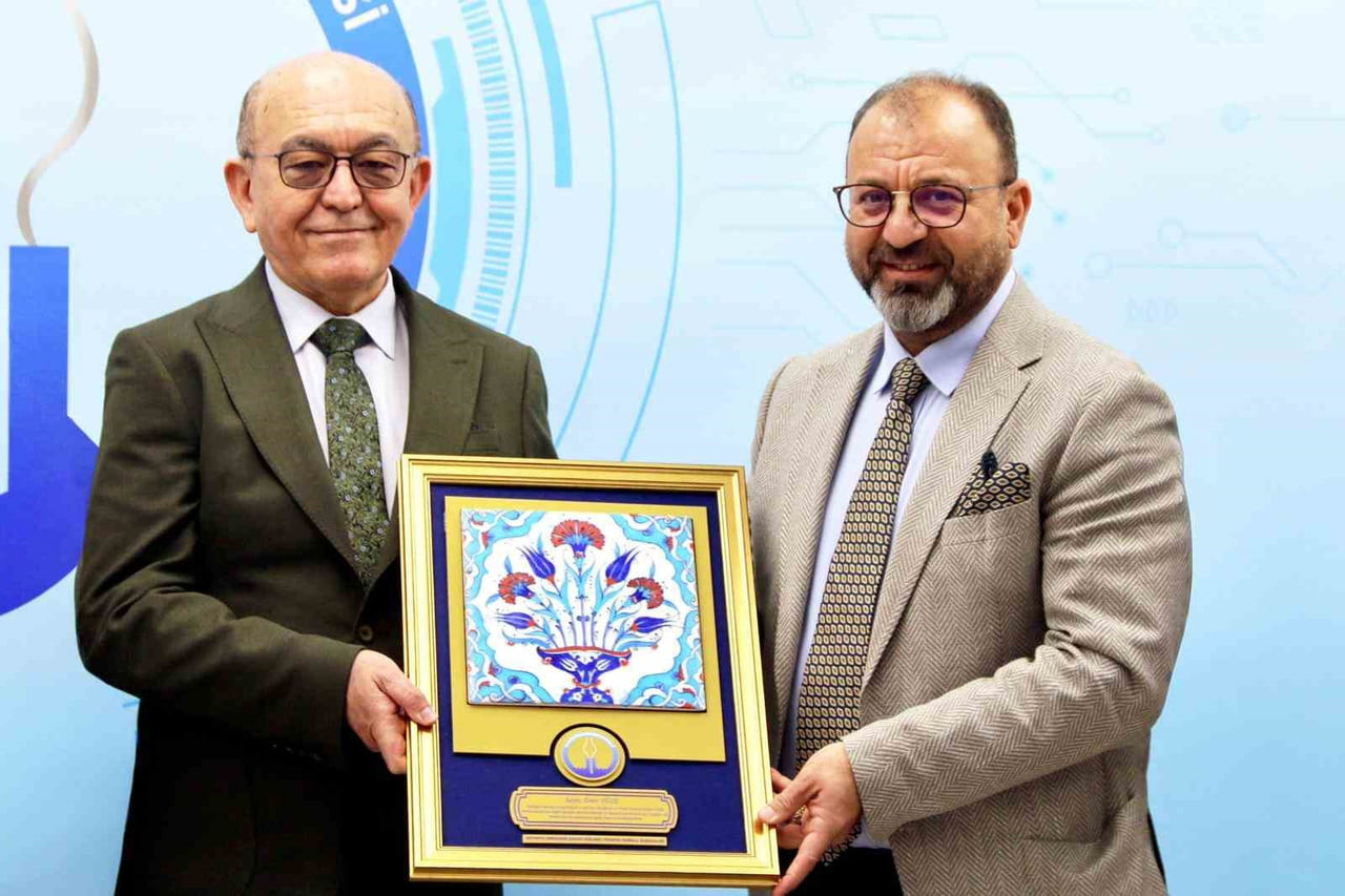 KÜTAHYA OSB’DE EMİN YÜCE (SOLDA) GÖREVİNE VEDA ETTİ