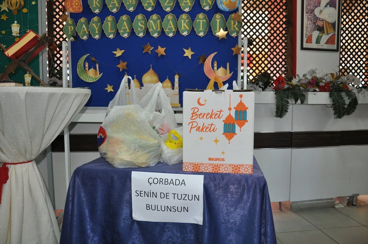 Kütahya Sosyal Bilimler Lisesi öğrencileri, Osmanlı Dönemi'nden miras kalan "zimem defteri" ve...