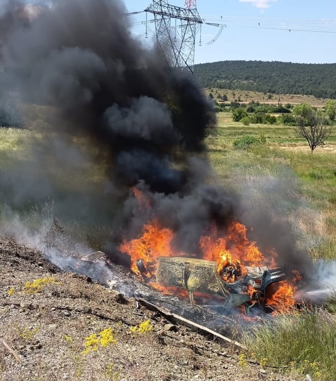 KÜTAHYA'DA TAKLA ATAN OTOMOBİL ALEV ALDI: 5 YARALI