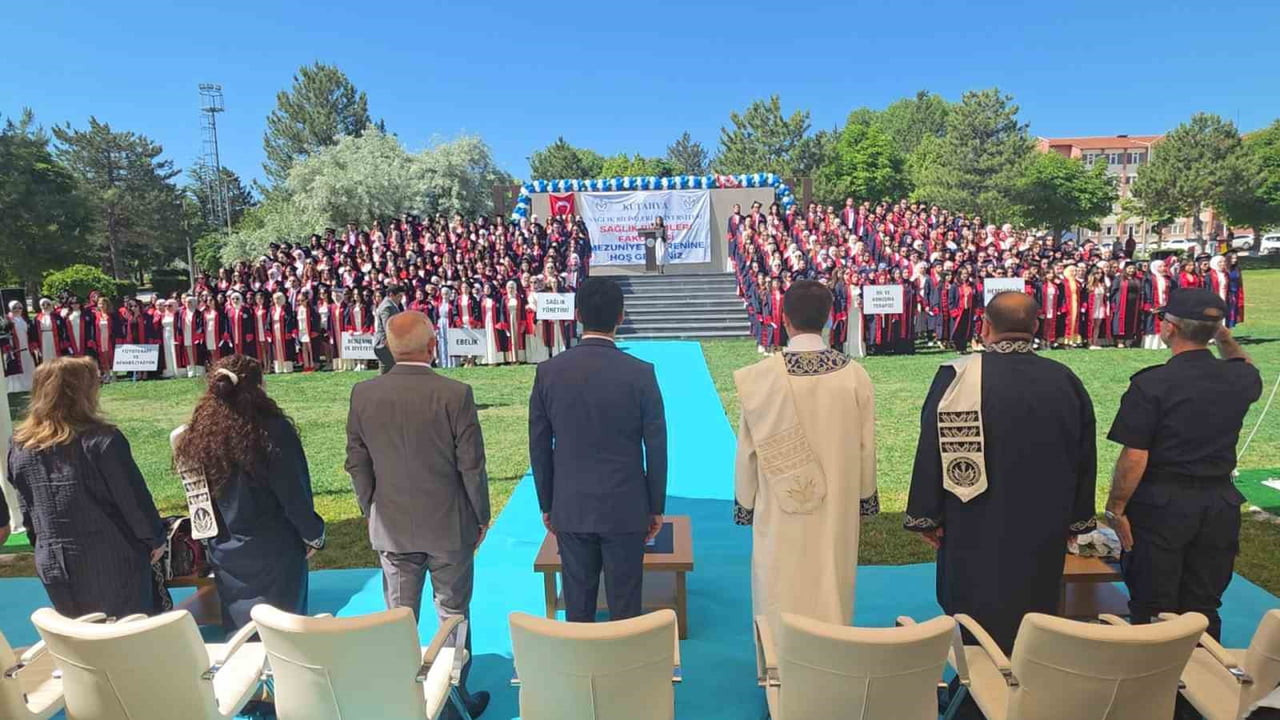 KÜTAHYA'DAN SAĞLIK ORDUSUNA 541 YENİ MEZUN
