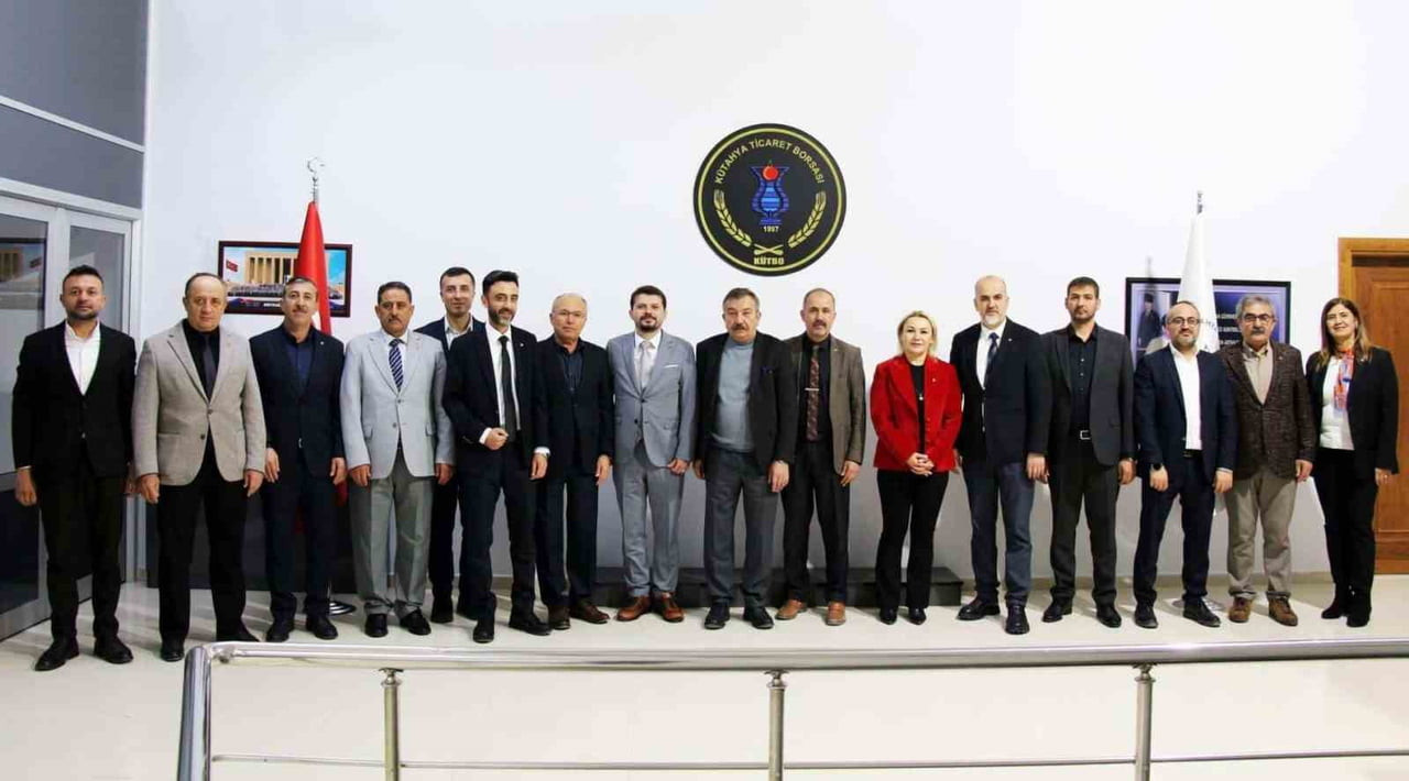 KÜTAHYA'NIN ÇAVDARHİSAR İLÇESİ'NDE YÜRÜTÜLEN 'MESLEKİ EĞİTİMDE STRATEJİK İŞ BİRLİĞİ, DİJİTAL...