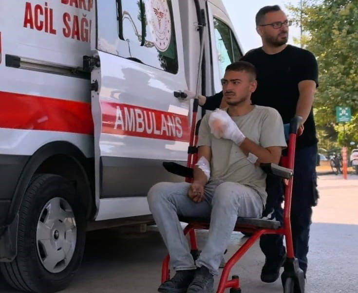 KÜTAHYA'NIN DOMANİÇ İLÇESİNDE YAPIMI SÜREN BİR İNŞAATTA MEYDANA GELEN İŞ KAZASINDA, ELEKTRİKLİ...