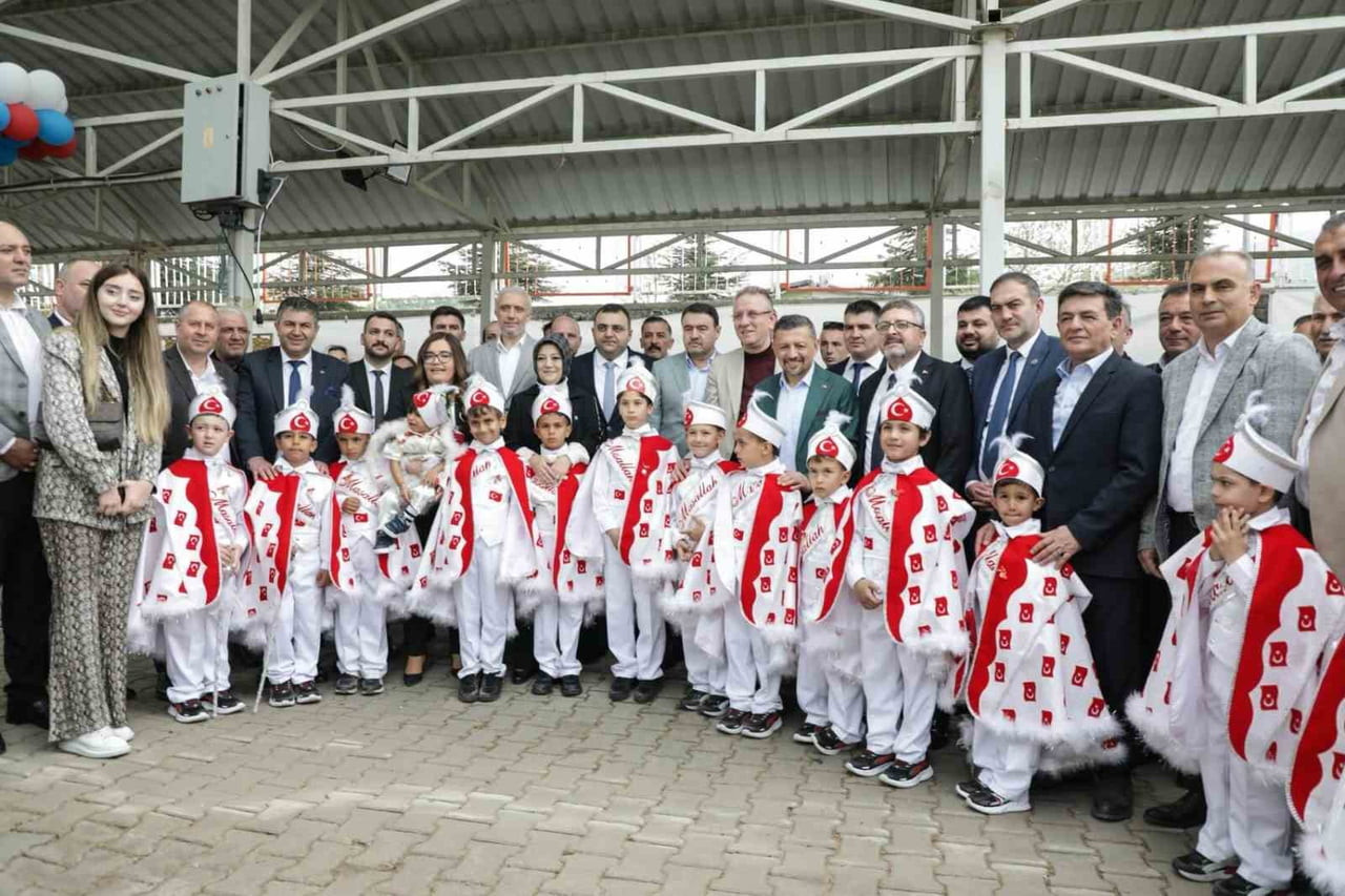 KÜTAHYA'NIN SİMAV İLÇESİNDE GELENEKSEL HALE GELEN "BÜYÜK HAYIR VE TOPLU SÜNNET ŞÖLENİ", BU YIL DA...