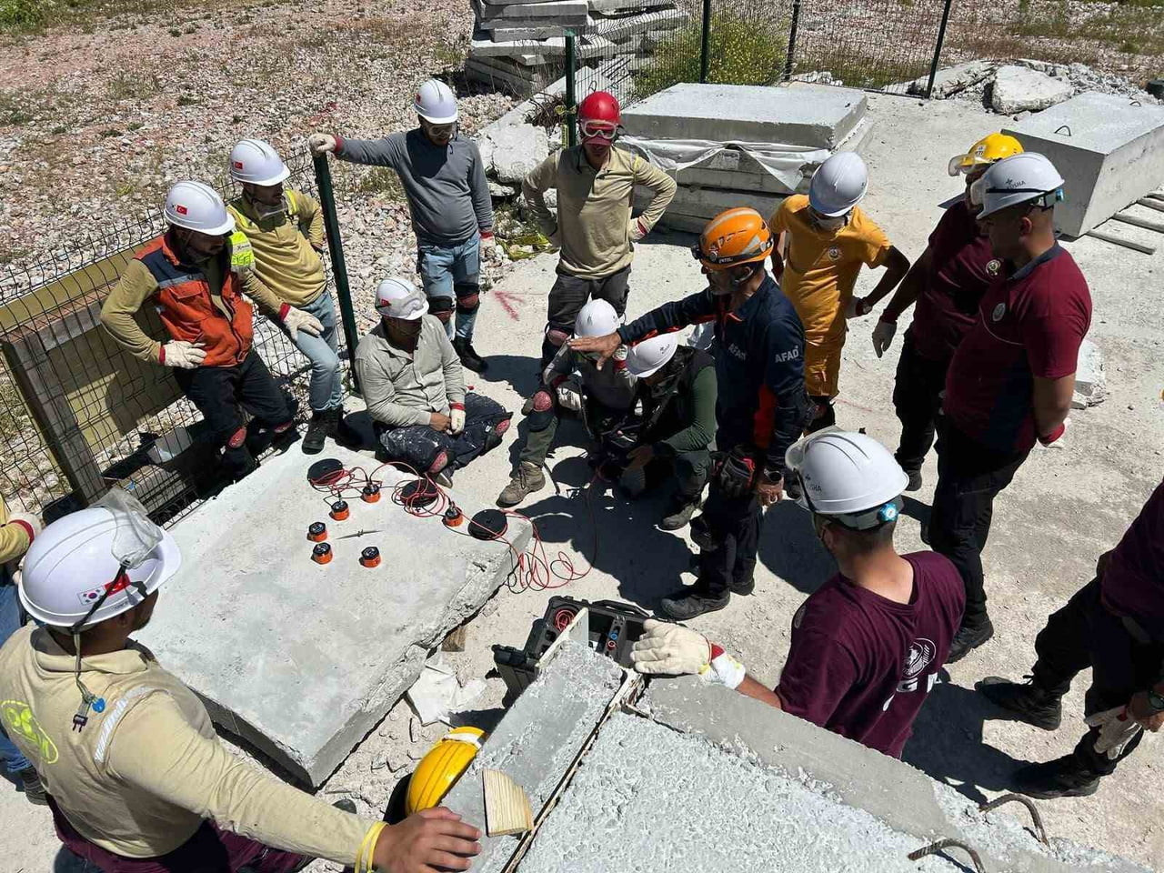 KÜTAHYA’DA GÖREV YAPAN 36 GÖNÜLLÜ ORMAN PERSONELİNDEN OLUŞAN ORMAN ARAMA KURTARMA TİMLERİ (ORKUT)...