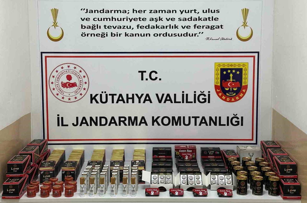 KÜTAHYA’DA KAÇAK CİNSEL ÜRÜN OPERASYONU, 753 ADET ÜRÜN ELE GEÇİRİLDİ