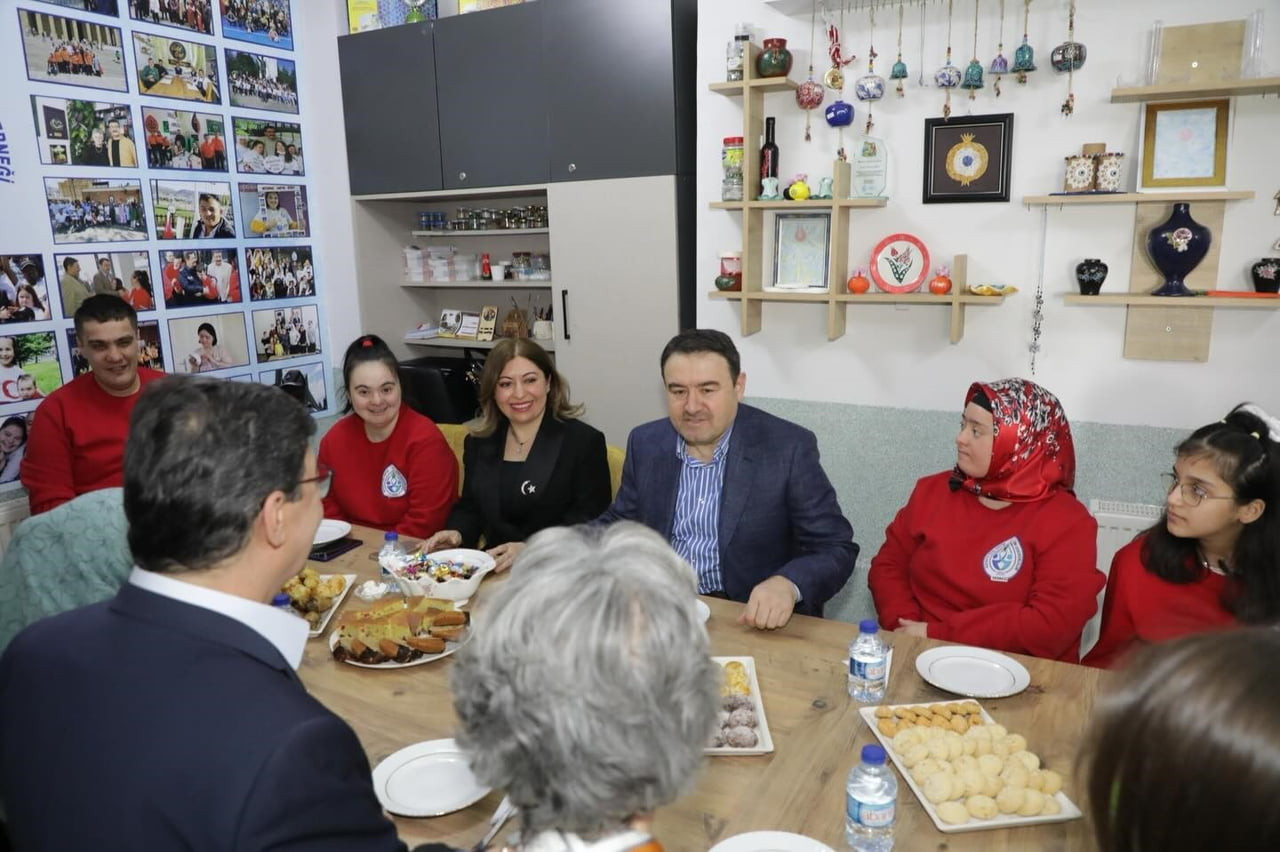 KÜTAHYA’DA "FARKLI DEĞİL, BİRLİKTE" PROJESİ HAYATA GEÇİRİLDİ