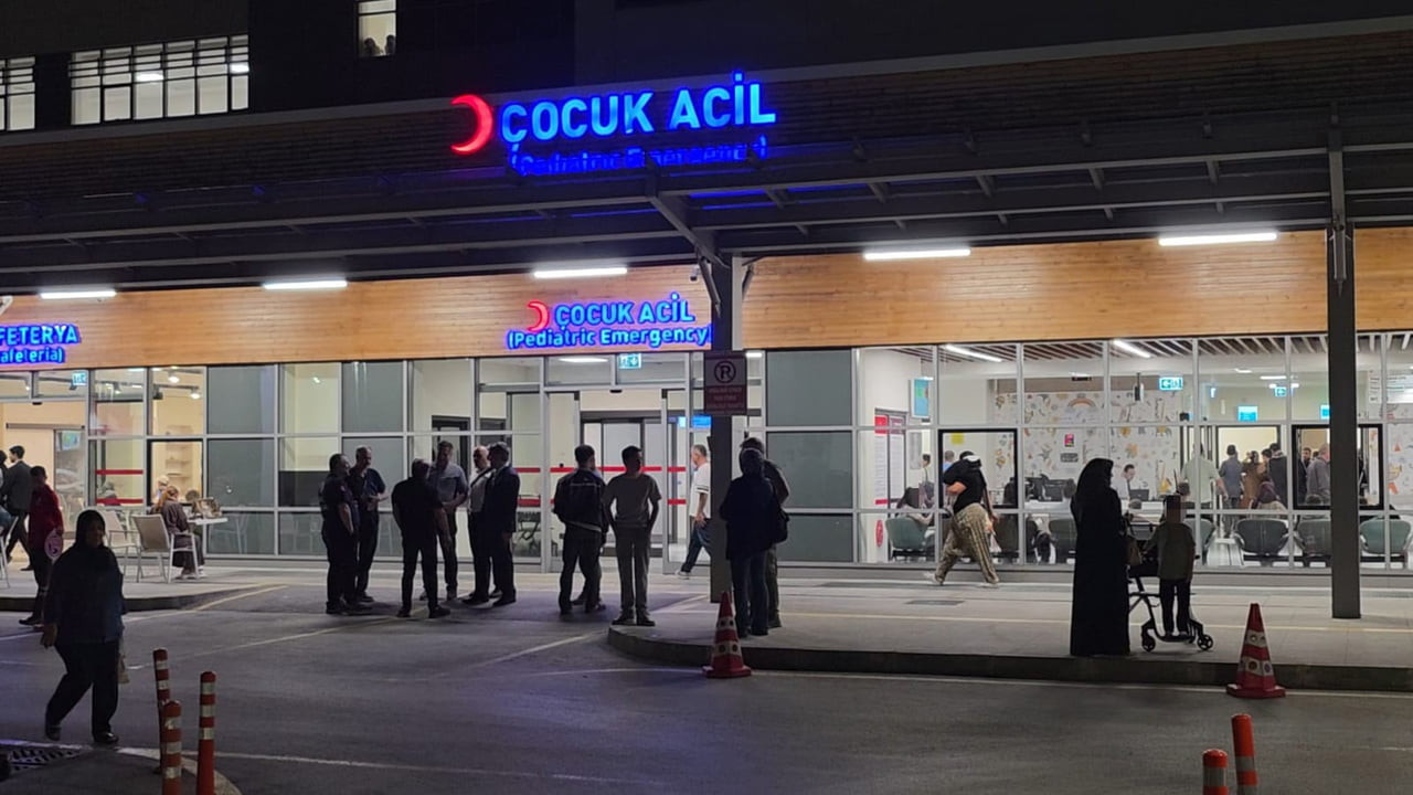 KÜTAHYA’DA ZEHİRLENME ŞÜPHESİYLE HASTANEYE BAŞVURANLARIN SAYISI 71’E YÜKSELDİ