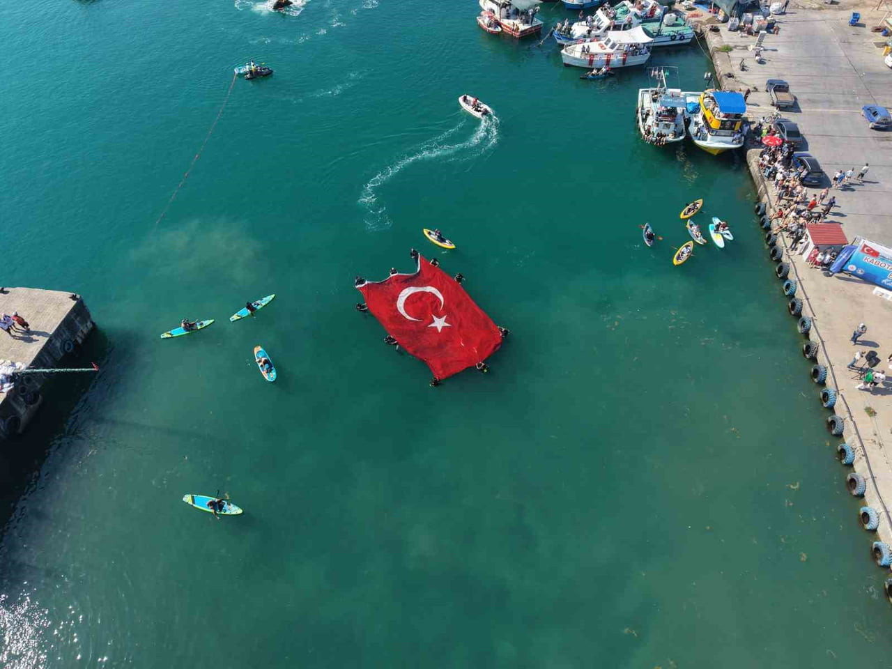 KUTLAMALARDA DÜZCE BELEDİYESİ İTFAİYE MÜDÜRLÜĞÜ İLE DÜZCE ARAMA KURTARMA DERNEĞİ EKİPLERİ...
