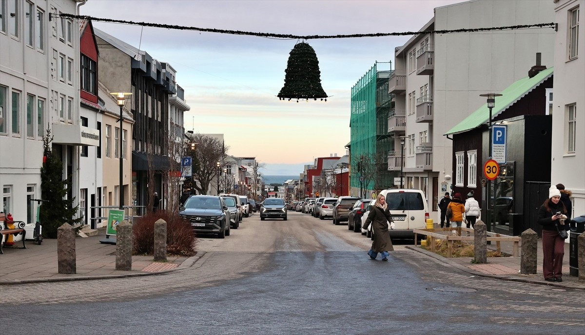 Kuzey Buz Denizi (Arktik Okyanusu) ile çevrili Avrupa ülkesi İzlanda'nın başkenti Reykjavik...