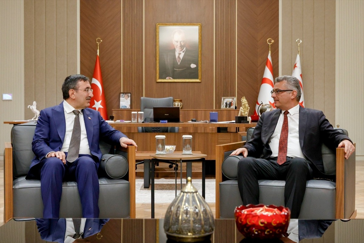 Kuzey Kıbrıs Türk Cumhuriyeti (KKTC) Cumhurbaşkanı Tufan Erhürman, Cumhurbaşkanı Yardımcısı...