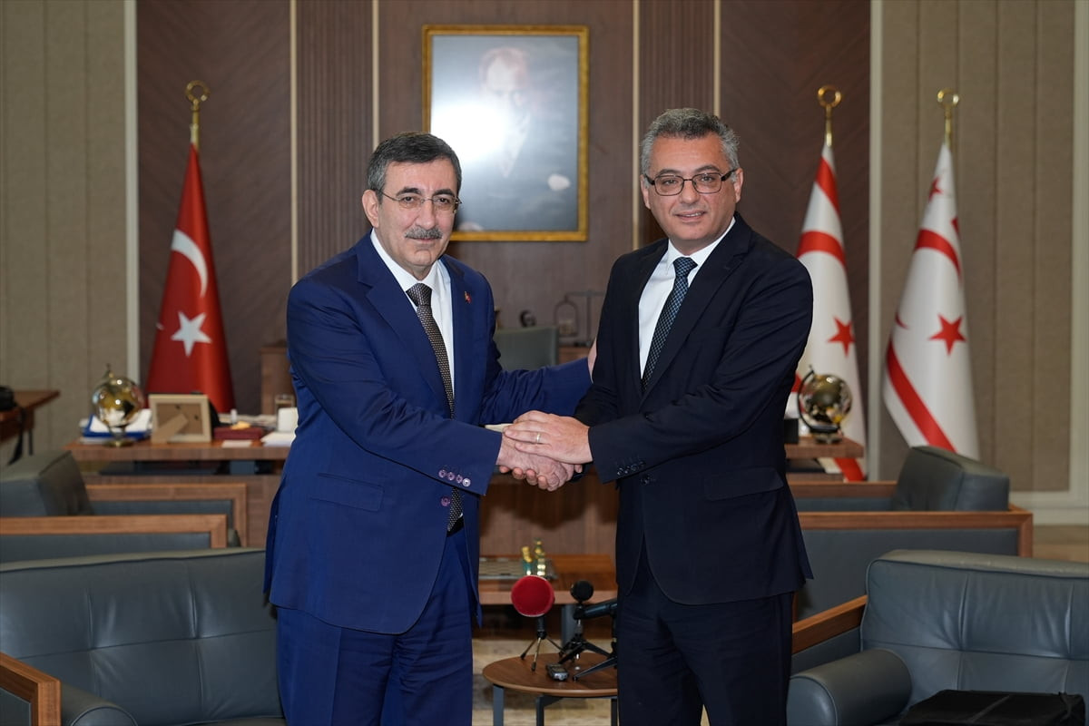 Kuzey Kıbrıs Türk Cumhuriyeti (KKTC) Cumhurbaşkanı Tufan Erhürman (sağda), Cumhurbaşkanı...