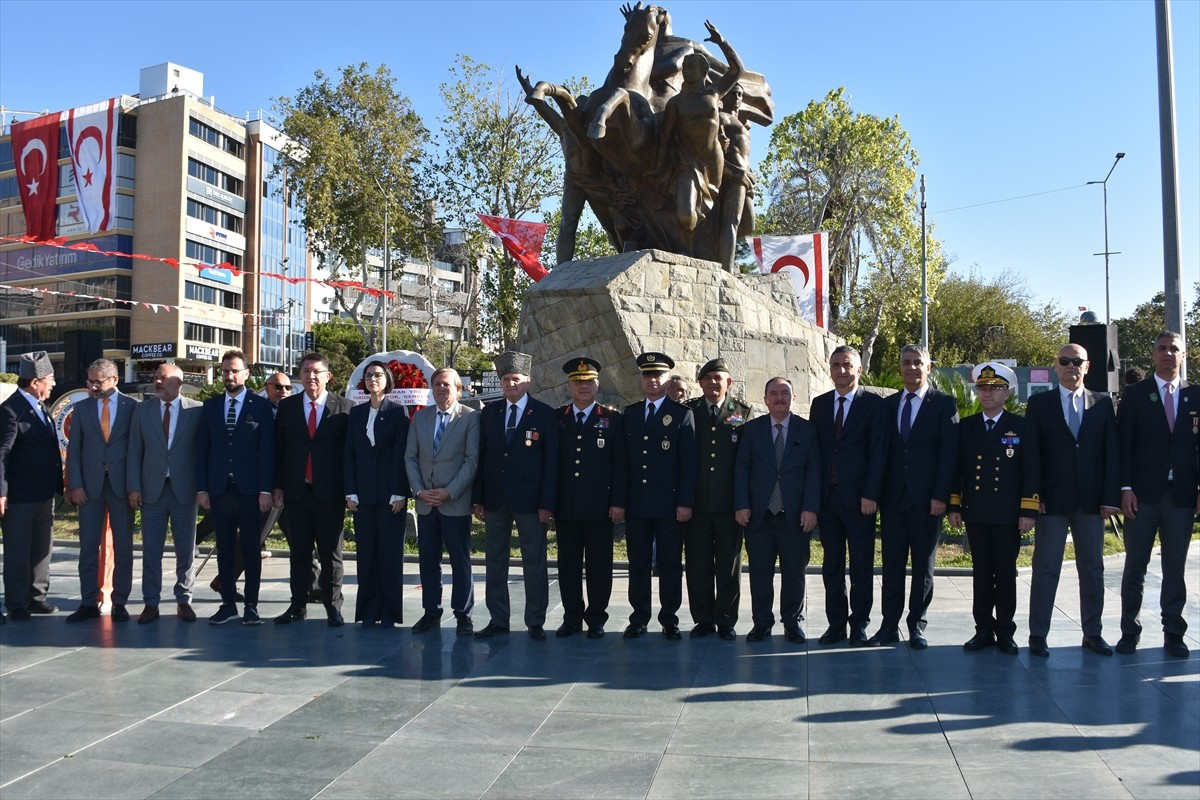 Kuzey Kıbrıs Türk Cumhuriyeti'nin (KKTC) 42. kuruluş yıl dönümü Antalya'da törenle kutlandı. Kent...