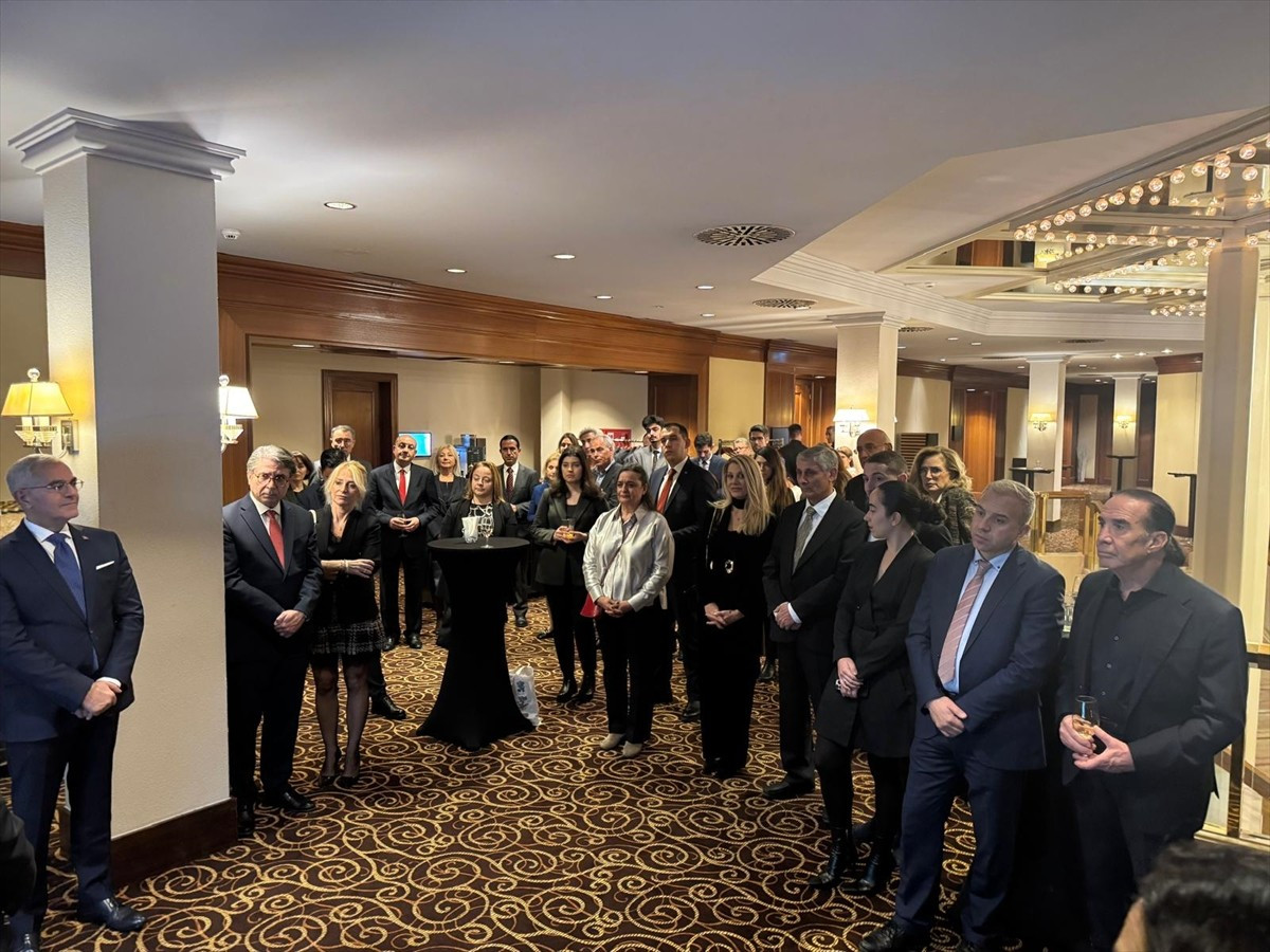 Kuzey Kıbrıs Türk Cumhuriyeti'nin (KKTC) 42. kuruluş yıl dönümü dolayısıyla İsviçre'nin Cenevre...