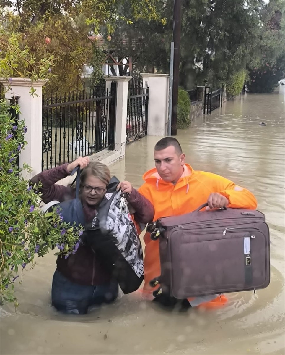 Kuzey Kıbrıs Türk Cumhuriyeti’nde (KKTC) etkili olan şiddetli yağışlar, su taşkınlarına ve...