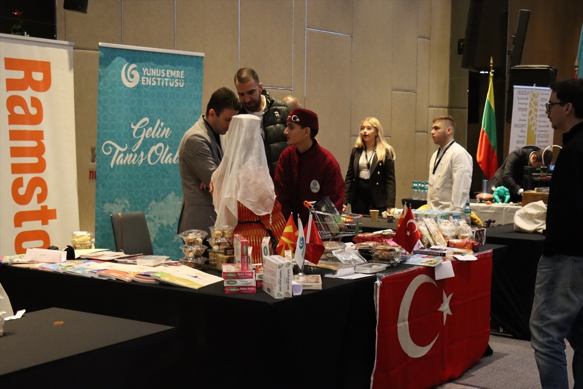 Kuzey Makedonya'nın başkenti Üsküp'te Dünya Çocuk Günü vesilesiyle diplomatik yardım kermesi...