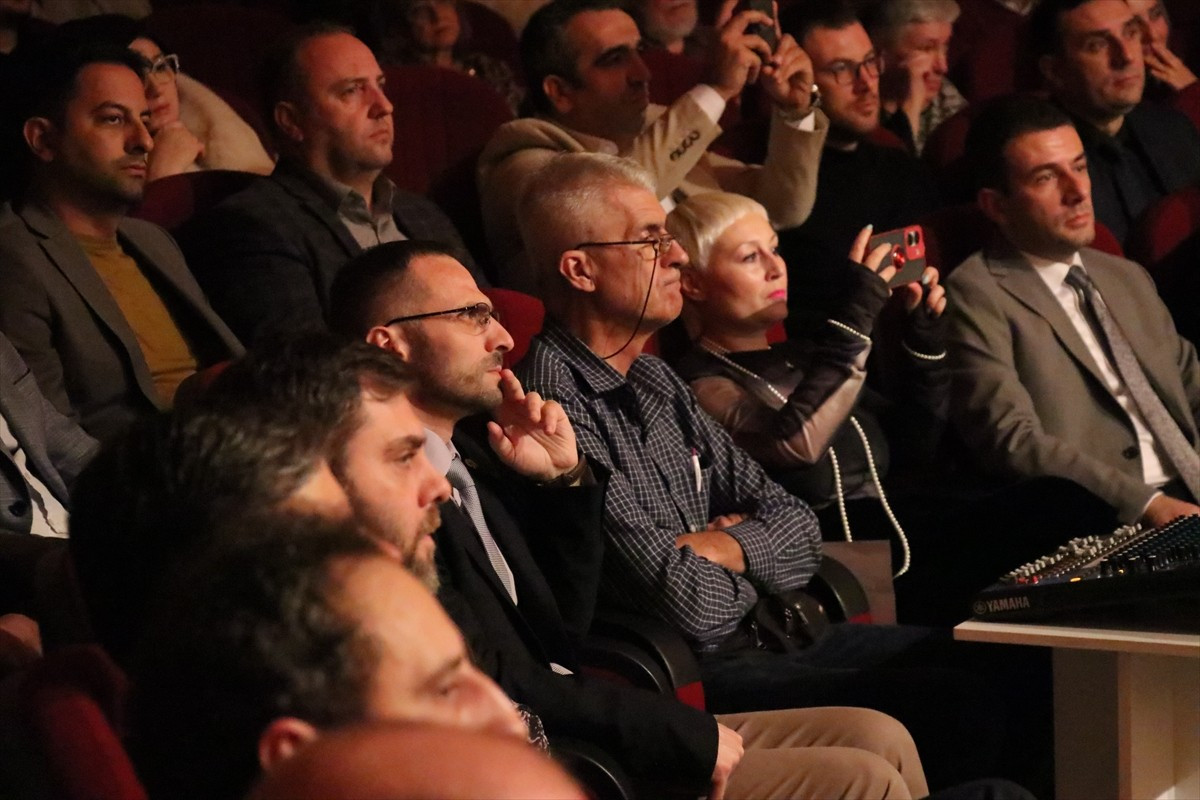 Kuzey Makedonya'nın başkenti Üsküp'te Klasik Türk Müziği konseri düzenlendi. Üsküp Yunus Emre...