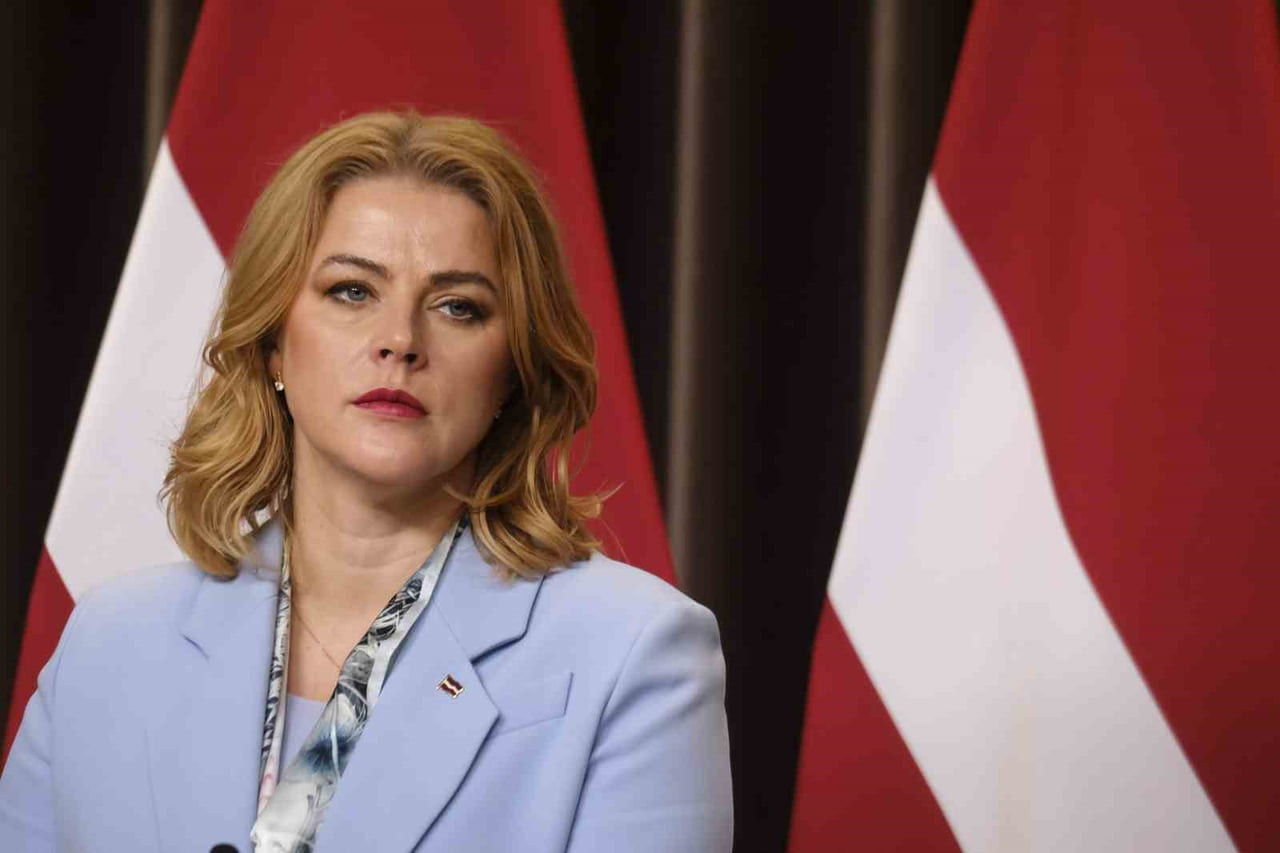 LETONYA BAŞBAKANI EVİKA SİLİNA, EKİM AYINDA YAPILACAK OLAN GENEL SEÇİMLERDEN ÖNCE İSTİFASINI...