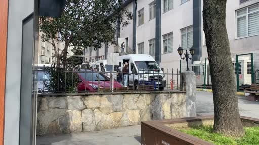 Levent'teki terör saldırısı esnasında polisle alay eden 8 şüpheli adliyeye sevk edildi