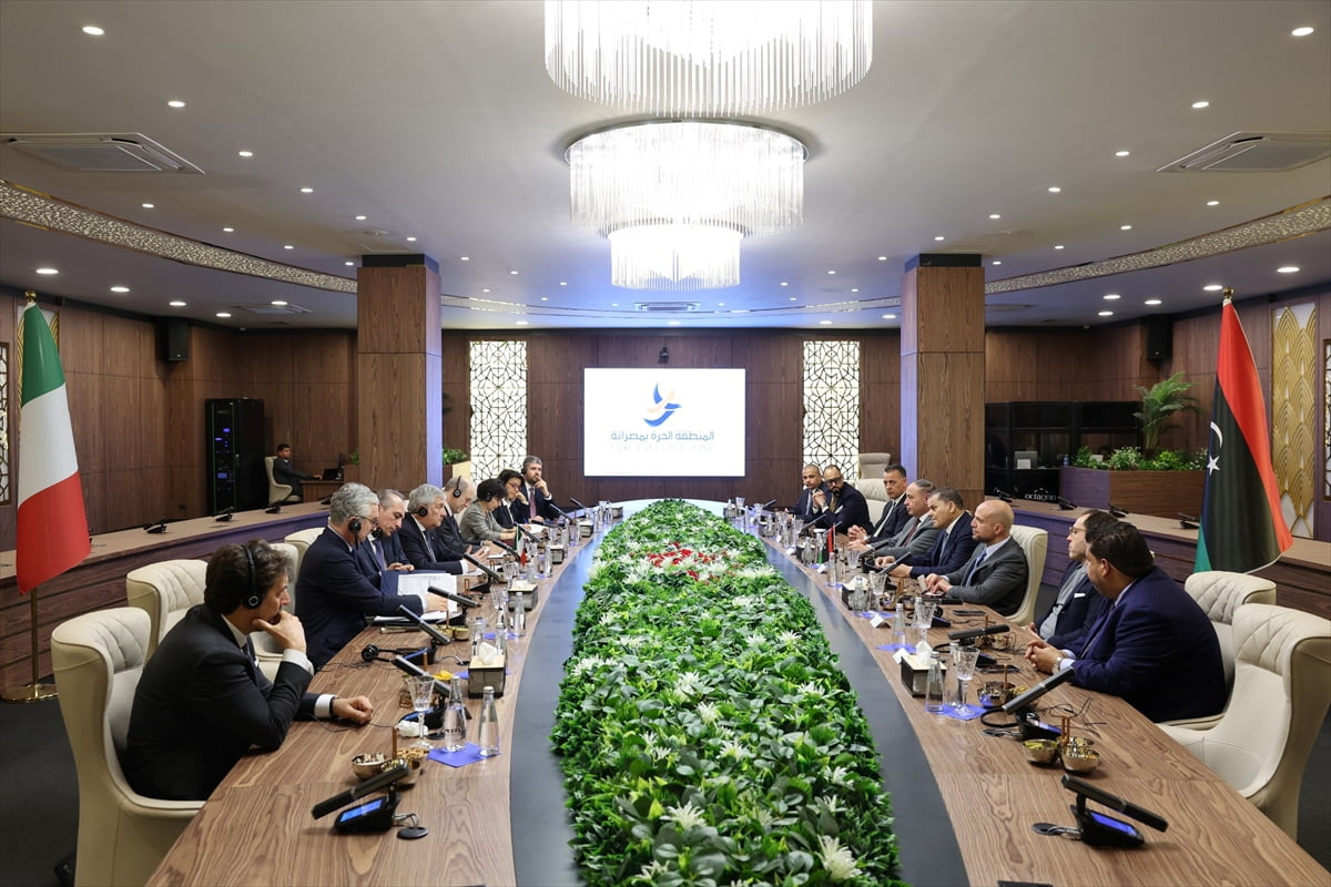 Libya Başbakanı Abdulhamid Dibeybe, İtalya Başbakan Yardımcısı ve Dışişleri Bakanı Antonio Tajan...