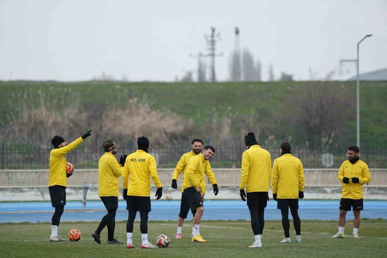 LİGİN BİTİMİNE 4 HAFTA KALA PLAY-OFF HATTINDA YER ALAN MUŞ SPOR KULÜBÜ, SAHASINDA GÜZİDE GEBZE...