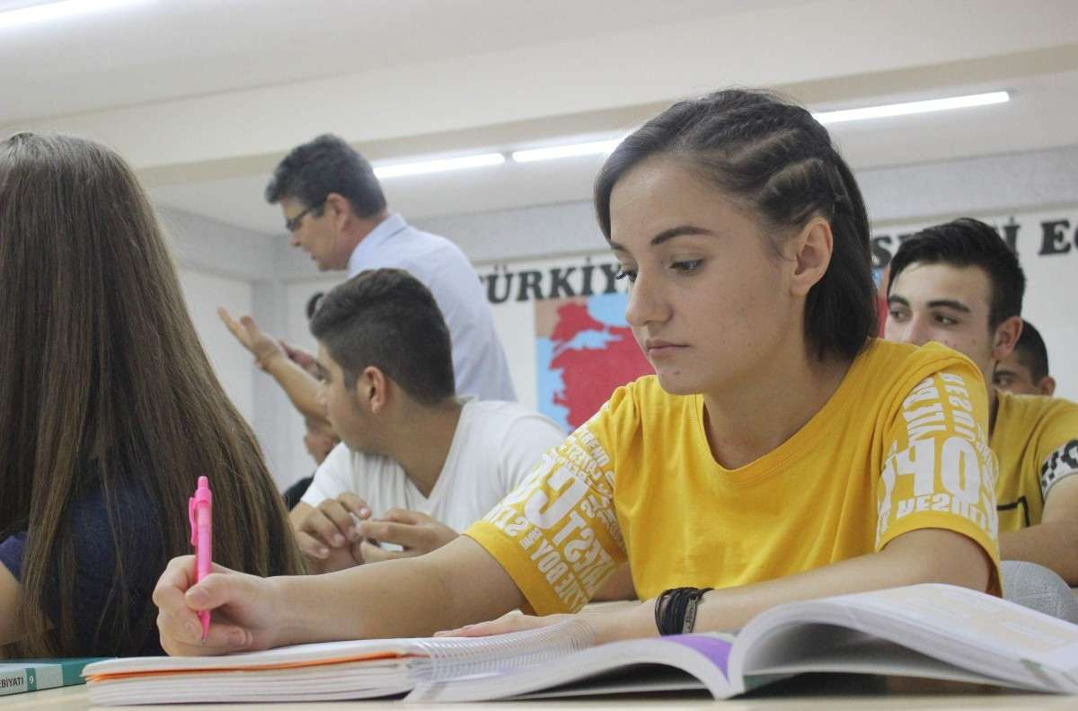Lisede devamsızlık silme var mı