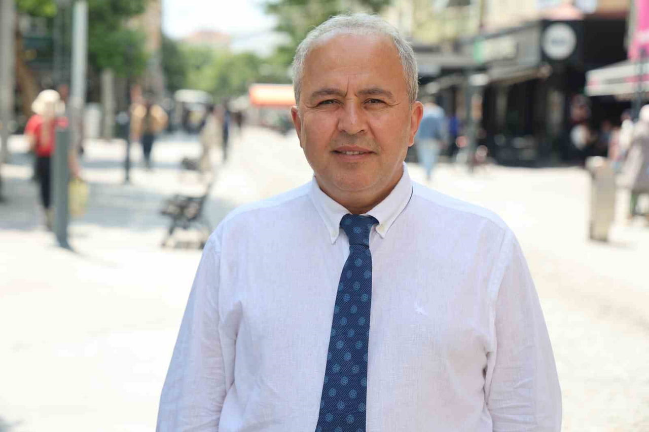 LİSELERE GEÇİŞ SİSTEMİ (LGS) SINAVINA KISA SÜRE KALA ÖĞRENCİLERE ÖNEMLİ TAVSİYELERDE BULUNAN...