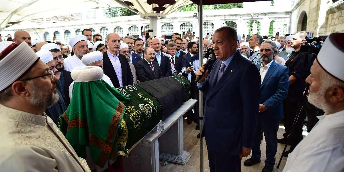 Mahmut Ustaosmanoğlu Tabutundaki Siyah Örtü
