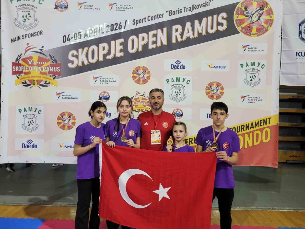 MAKEDONYA’NIN BAŞKENTİ ÜSKÜP’TE DÜZENLENEN ULUSLARARASI ÜSKÜP AÇIK TAEKWONDO ŞAMPİYONASI’NDA...