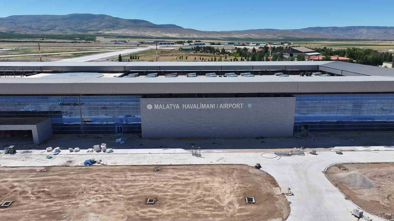 MALATYA HAVALİMANI TERMİNAL BİNASINDA SONA YAKLAŞILDI.