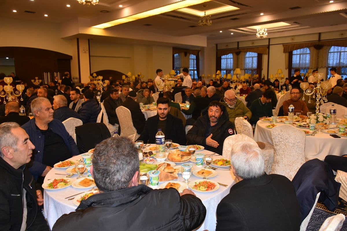 Malatya Ticaret Borsasınca düzenlenen iftar programında 2025'te kuru kayısı ihracatında ilk 10'a...