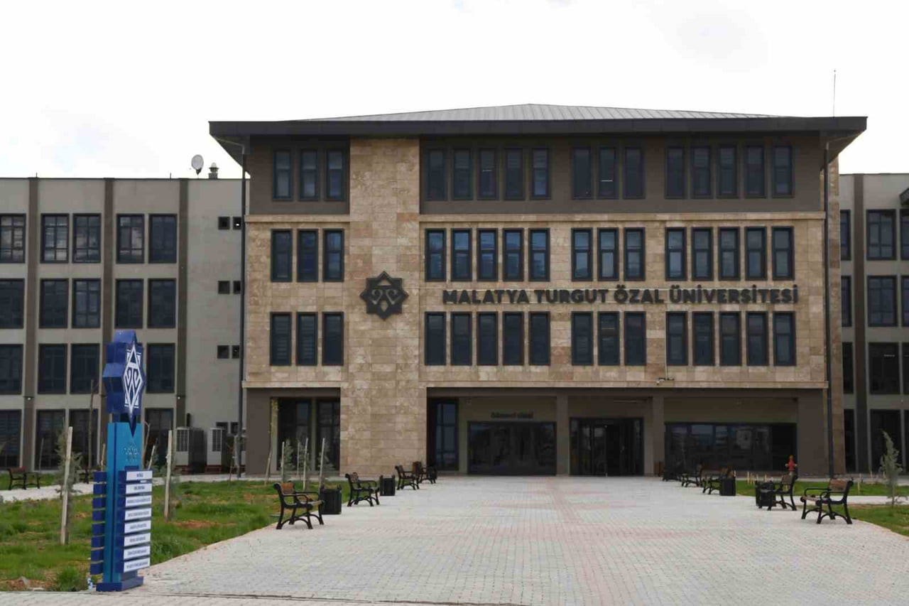 MALATYA TURGUT ÖZAL ÜNİVERSİTESİ’NDE BİLİŞİM TEKNOLOJİLERİ MESLEK YÜKSEKOKULU AÇILDI