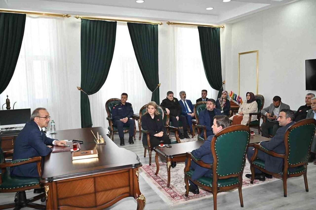 MALATYA VALİSİ SEDDAR YAVUZ, AK PARTİ MALATYA MİLLETVEKİLİ İNANÇ SİRAÇ KARA ÖLMEZTOPRAK İLE...